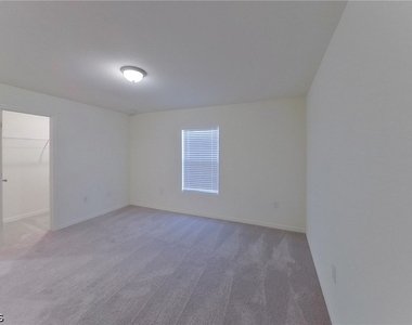 466 Norwood Avenue S - Photo Thumbnail 13