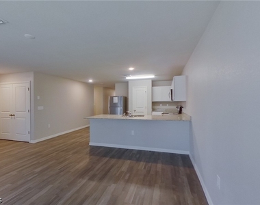 855 Cervantes Street E - Photo Thumbnail 11