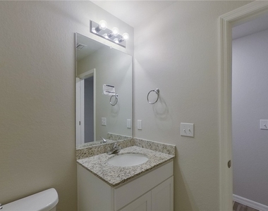 855 Cervantes Street E - Photo Thumbnail 7