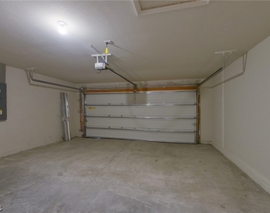 855 Cervantes Street E - Photo Thumbnail 16