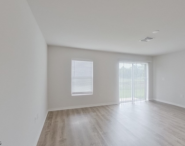 413 Western Avenue S - Photo Thumbnail 2