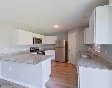 1010 Kaye Street E - Photo Thumbnail 5