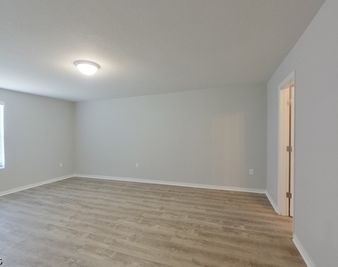 721 Cane Street E - Photo Thumbnail 16