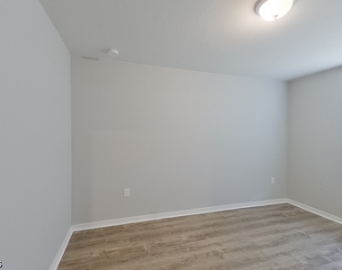 721 Cane Street E - Photo Thumbnail 11