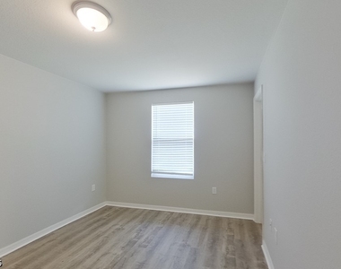 721 Cane Street E - Photo Thumbnail 10