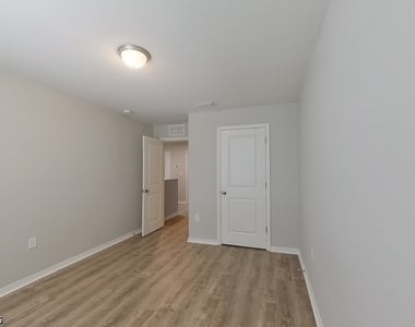 721 Cane Street E - Photo Thumbnail 9