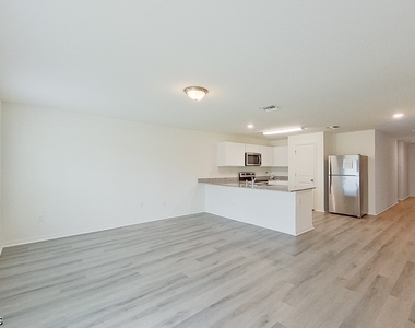 1128 Hayes Avenue S - Photo Thumbnail 4