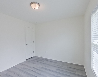 1128 Hayes Avenue S - Photo Thumbnail 6