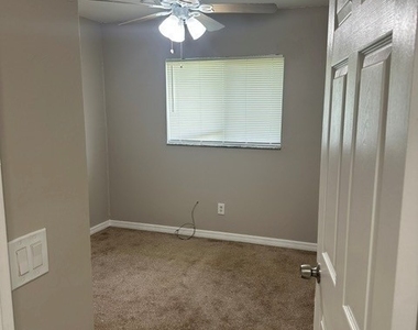 343 Grant Boulevard - Photo Thumbnail 7