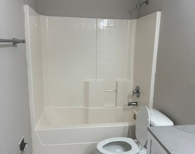 343 Grant Boulevard - Photo Thumbnail 6