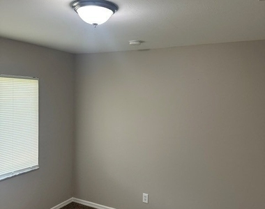 343 Grant Boulevard - Photo Thumbnail 3