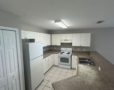 343 Grant Boulevard - Photo Thumbnail 9