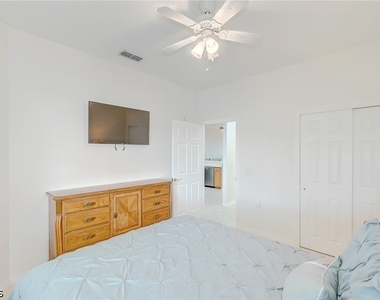 20051 Sanibel View Circle - Photo Thumbnail 12