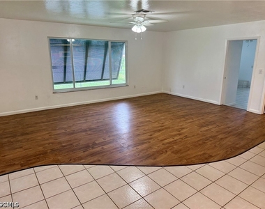 523 Se 6th Terrace - Photo Thumbnail 4
