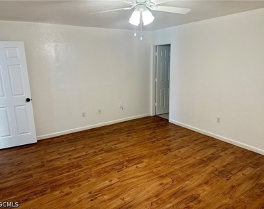 523 Se 6th Terrace - Photo Thumbnail 9