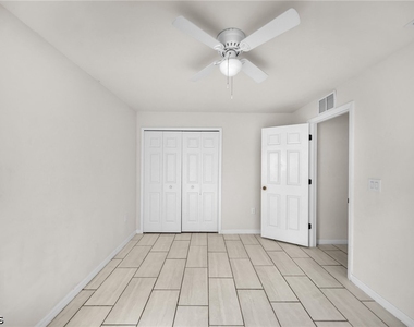 532 Hancock Bridge Pkwy - Photo Thumbnail 10