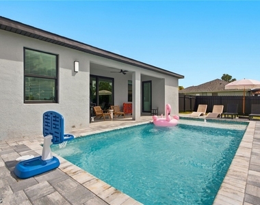 1310 Ne 6th Avenue - Photo Thumbnail 26