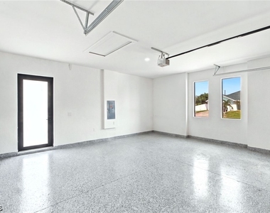 1310 Ne 6th Avenue - Photo Thumbnail 24