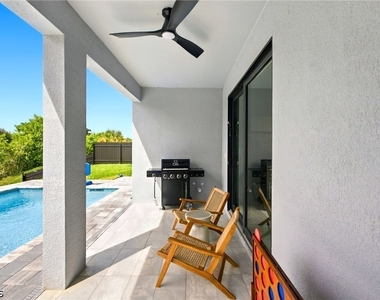 1310 Ne 6th Avenue - Photo Thumbnail 25