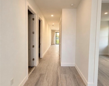 1133 Albany Avenue - Photo Thumbnail 4