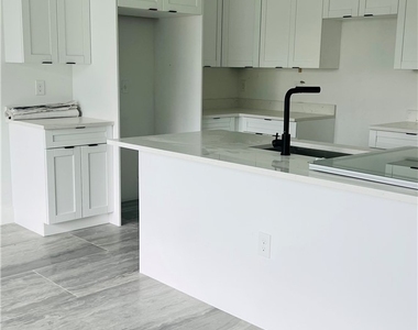 1133 Albany Avenue - Photo Thumbnail 6