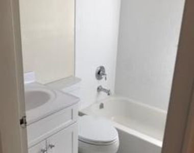 79 Washington - Photo Thumbnail 5