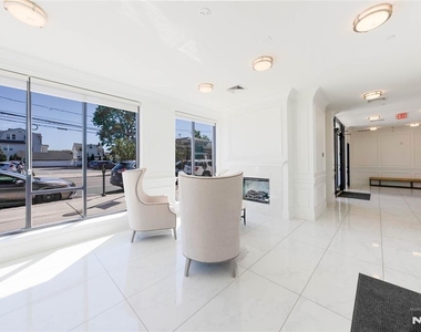 77 Ridge - Photo Thumbnail 10
