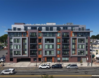 77 Ridge - Photo Thumbnail 18
