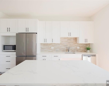 77 Ridge - Photo Thumbnail 13