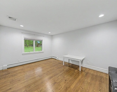 45 Oxford - Photo Thumbnail 23