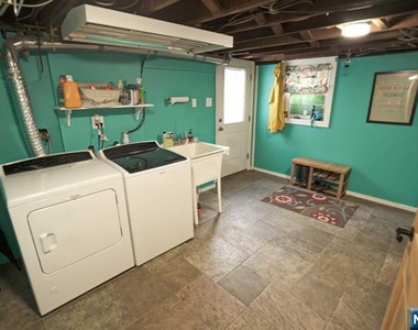 237 Glen - Photo Thumbnail 13