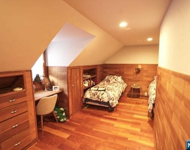 237 Glen - Photo Thumbnail 8