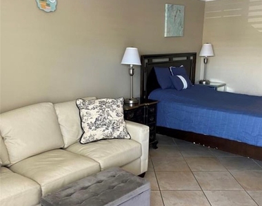2555 9th Street N - Photo Thumbnail 1