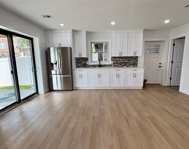 43 John - Photo Thumbnail 20