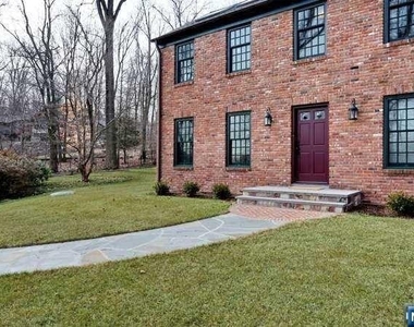 44 W Hill - Photo Thumbnail 3