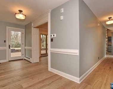 44 W Hill - Photo Thumbnail 7