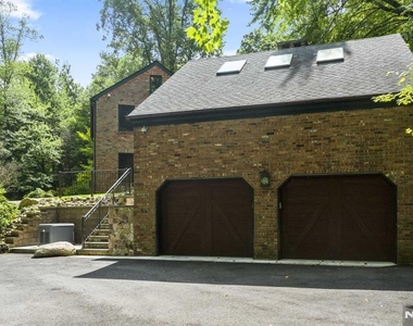 44 W Hill - Photo Thumbnail 30