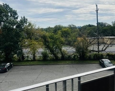 123 Grove - Photo Thumbnail 15