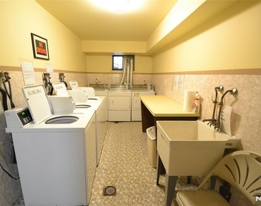 123 Grove - Photo Thumbnail 17