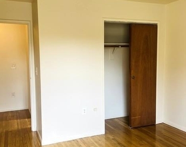 123 Grove - Photo Thumbnail 12