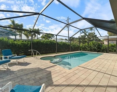 732 7th Avenue N - Photo Thumbnail 1