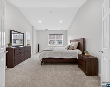15 Wesmont - Photo Thumbnail 23
