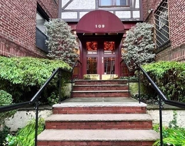 109 Grand - Photo Thumbnail 3