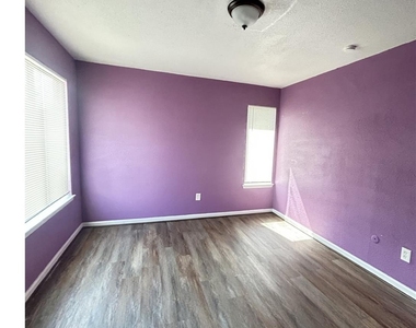 1810 Westbluff Drive - Photo Thumbnail 10