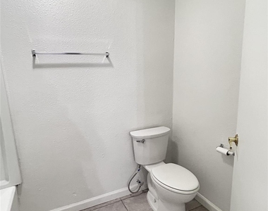 1810 Westbluff Drive - Photo Thumbnail 16