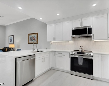 6303 Royal Woods Drive - Photo Thumbnail 9