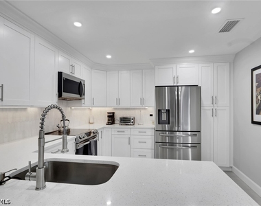 6303 Royal Woods Drive - Photo Thumbnail 10