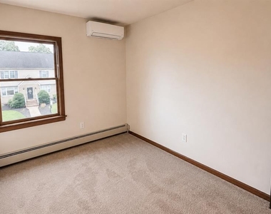 70 Prospect - Photo Thumbnail 16