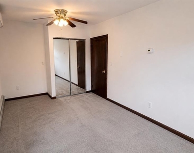70 Prospect - Photo Thumbnail 11