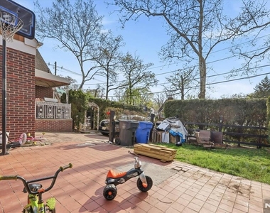 409 Tryon - Photo Thumbnail 31